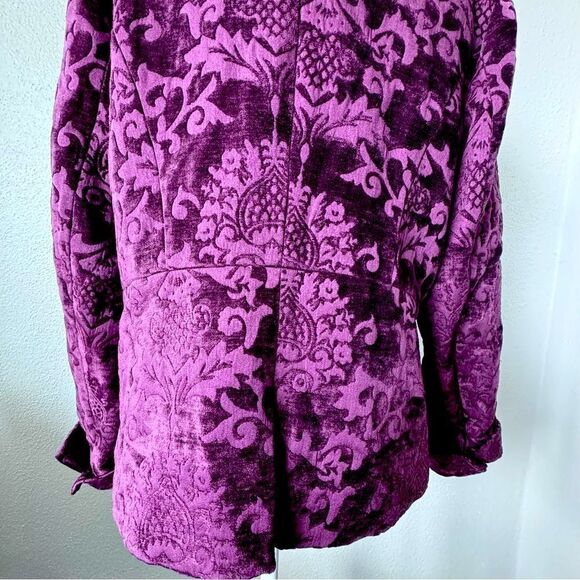 Isaac Mizrahi Live Velvet Scroll Jacquard Snap Front Jacket QVC - Picture 6 of 15